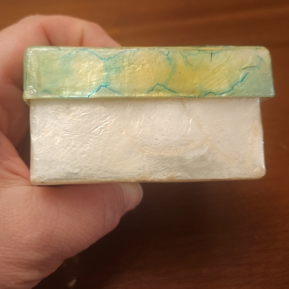 Hummingbird Irridescen Capiz Shell Jewelry Trinket Keepsake Box 3" - Picture 6 of 8